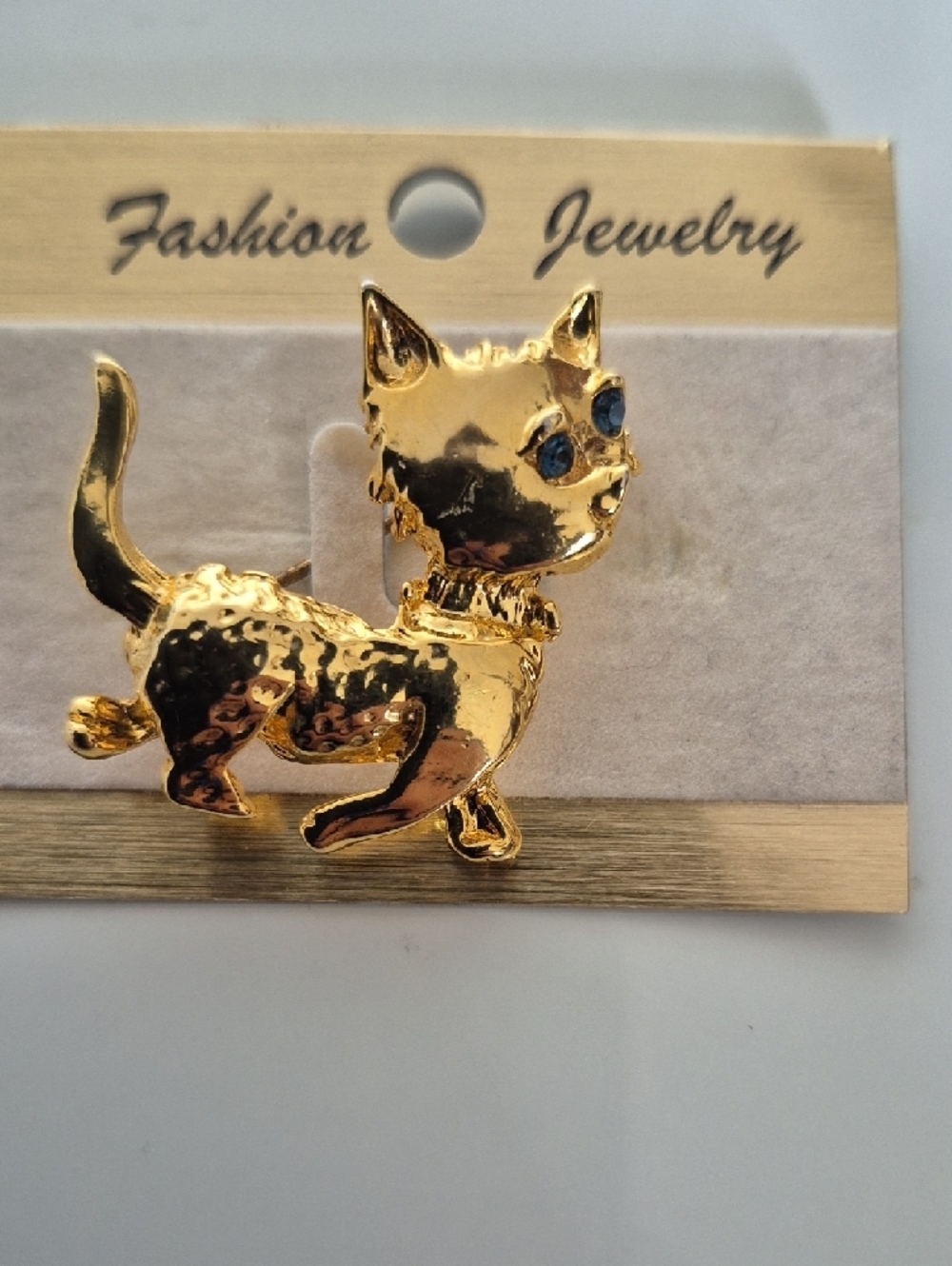 Fashion Jewelry Vintage Gold Cat Brooch with Blue Eyes - Picture 2 of 16